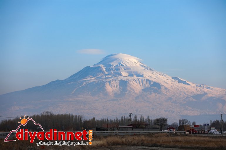 - şapka zirvesi Dağı IĞDIR Türkiye