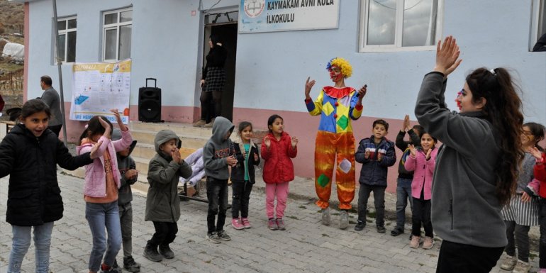 Irak sınırdaki öğrenciler için 'Hemsball' turnuvası düzenlendi