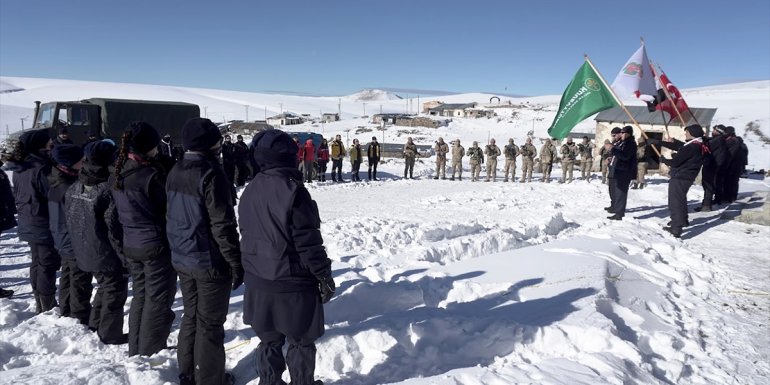 İzciler, Sarıkamış şehitleri için eksi 30 derecede çadırda sabahladı