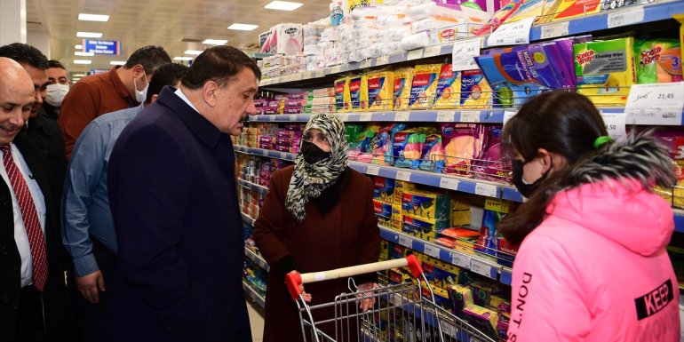 Malatya'da belediyenin marketlerinde 320 kalem üründe indirim yapıldı