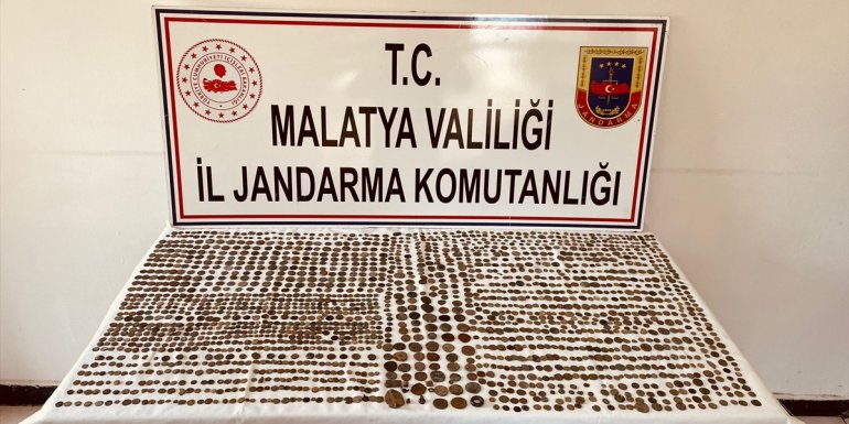 Malatya'da tarihi eser niteliği taşıdığı değerlendirilen 1919 parça malzeme ele geçirildi