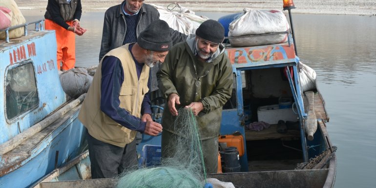 Karakaya Baraj Gölü'ndeki balıklar 3 ülkeye ihraç ediliyor