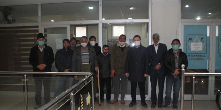 Malazgirt Kaymakamı Demirer'den engellilere ziyaret