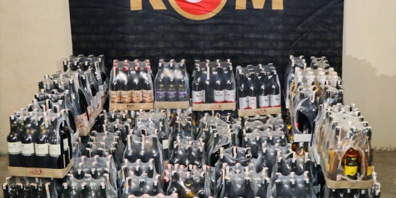 Muş'ta 2 bin 658 şişe kaçak içki ele geçirildi