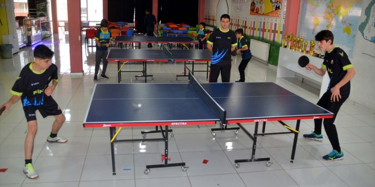 Muş'ta masa tenisi sporcularının hedefi Türkiye şampiyonluğu