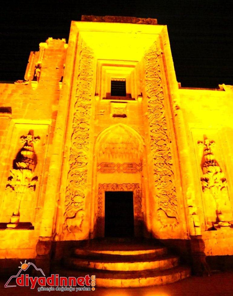 Tarihi İshakpaşa Sarayı, aydınlatma sistemleriyle donatıldı2
