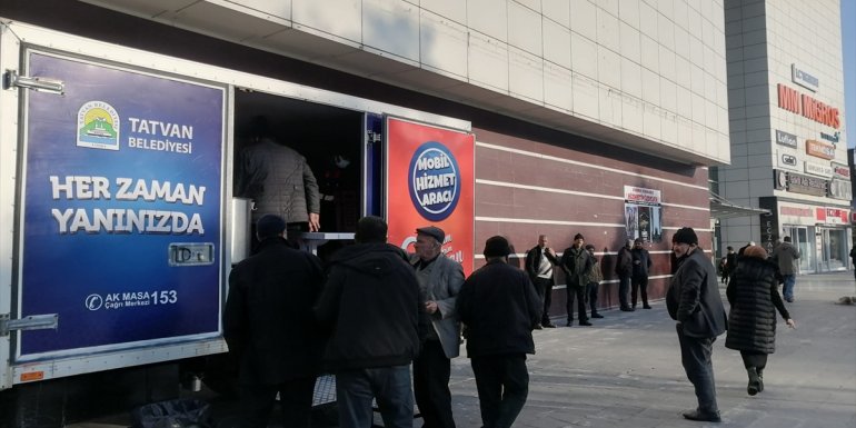 Tatvan Belediyesi ücretsiz çorba dağıtımı yaptı