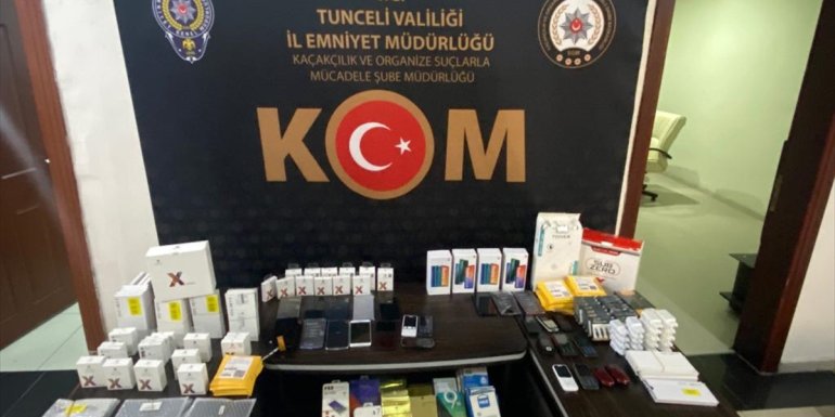 Tunceli'de cep telefonu kaçakçılığı iddiasıyla 4 kişi gözaltına alındı