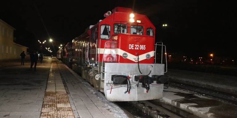 "Turistik Doğu Ekspresi" yolcuları Erzurum'da davul zurnayla karşılandı