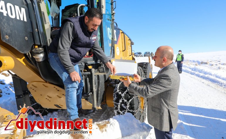 Vali Varol, karla mücadele çalışmalarını yerinde inceledi1