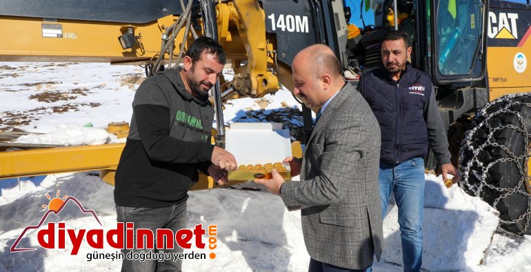 Vali Varol, karla mücadele çalışmalarını yerinde inceledi3