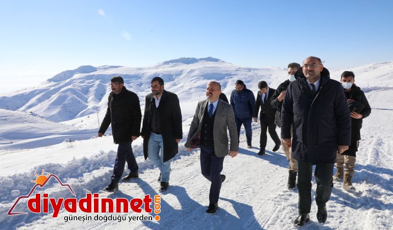 Vali Varol, karla mücadele çalışmalarını yerinde inceledi4