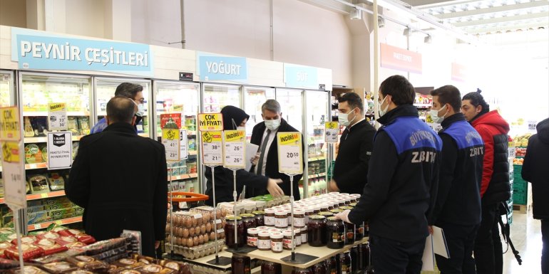 Van'da marketlerde fiyat ve etiket denetimi yapıldı