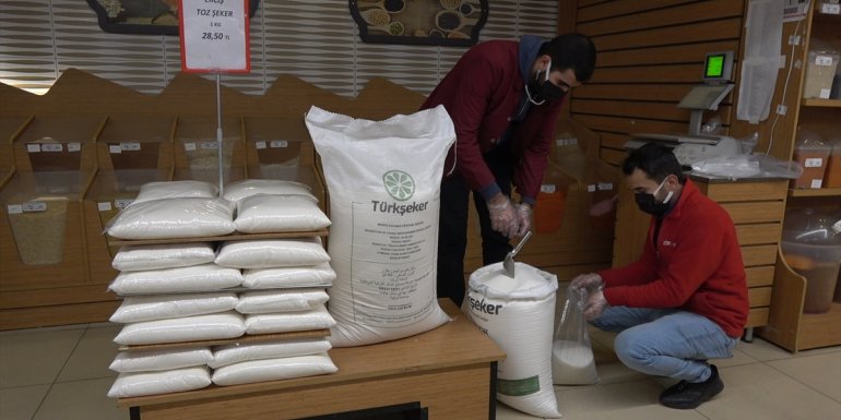 Erciş'te toz şekerin fiyatı düşürüldü