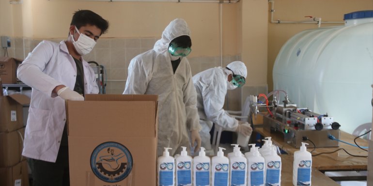 Van'da meslek lisesi, dezenfektan ve mobilya üreterek 3,7 milyon lira ciroya ulaştı