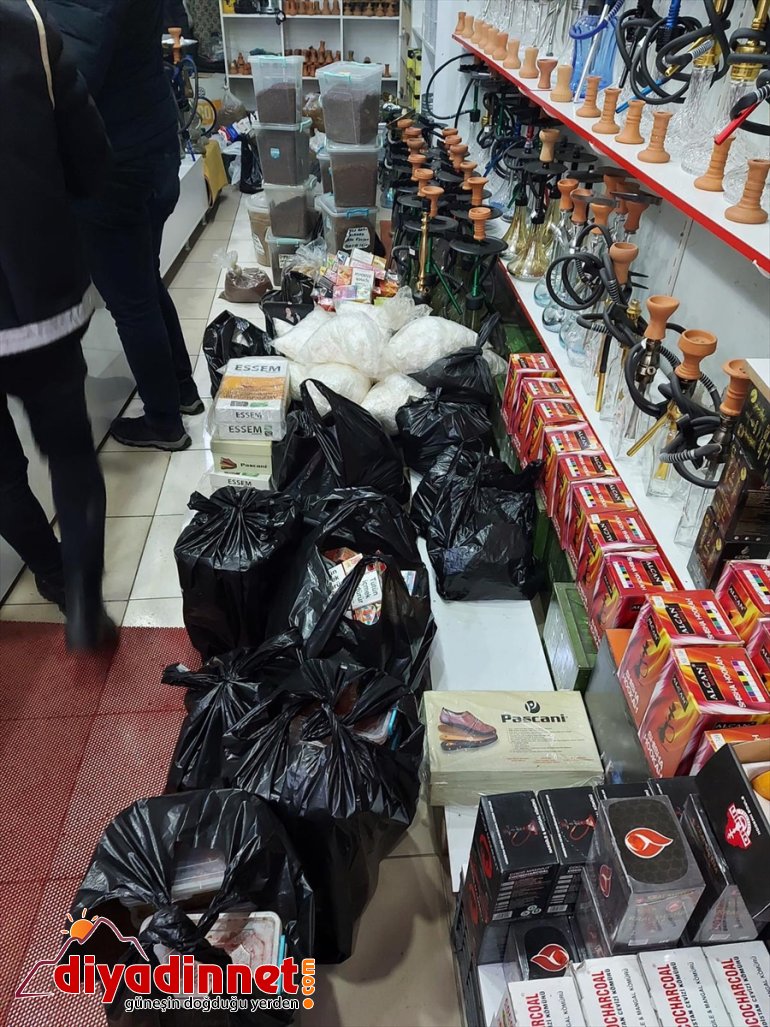 ele sigara, ve geçirildi kaçak iş tütün puro 5 yerinde Ağrı