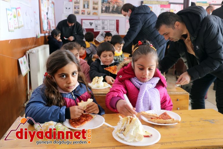 çocuklara yaşayan yapıldı köyde kıyafet kışlık Ağrı