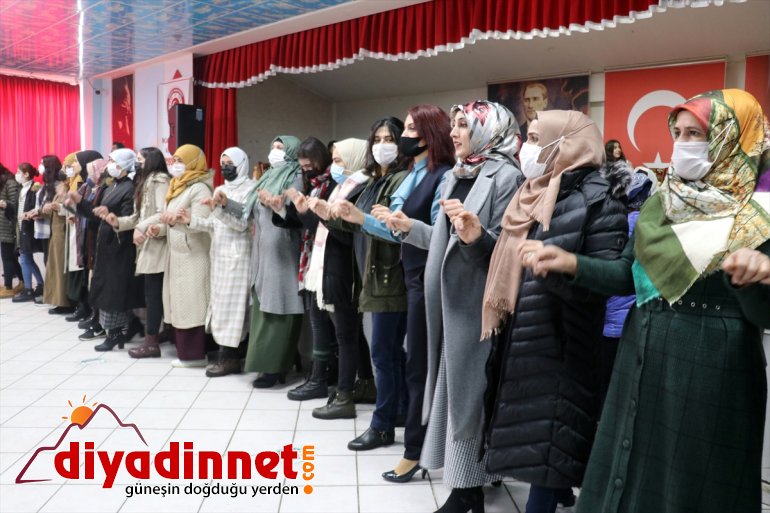 Türkçe kadınları seslendirildiği - Ev eğlendi şarkıların AĞRI ve Kürtçe konserde 3