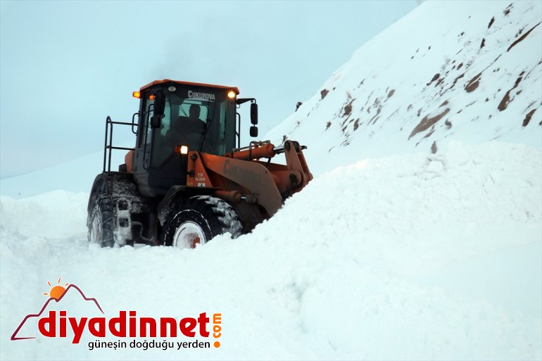 - AĞRI nedeniyle ulaşıma Kar kapanan çalışmalar sürüyor yolda 1
