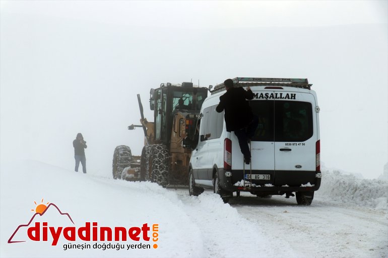 mahsur yolunda AĞRI 45 tipi Kar - köy nedeniyle kalan ve kurtarıldı kişi 11