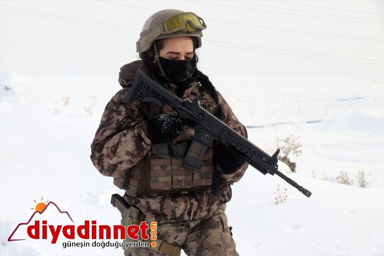 göreve hazır soğukta kahramanları ve da kar Terörle mücadelenin - dondurucu AĞRI 14