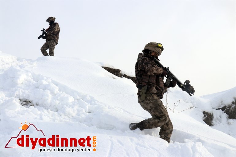 Terörle hazır ve soğukta - kar mücadelenin kahramanları AĞRI da dondurucu göreve 25