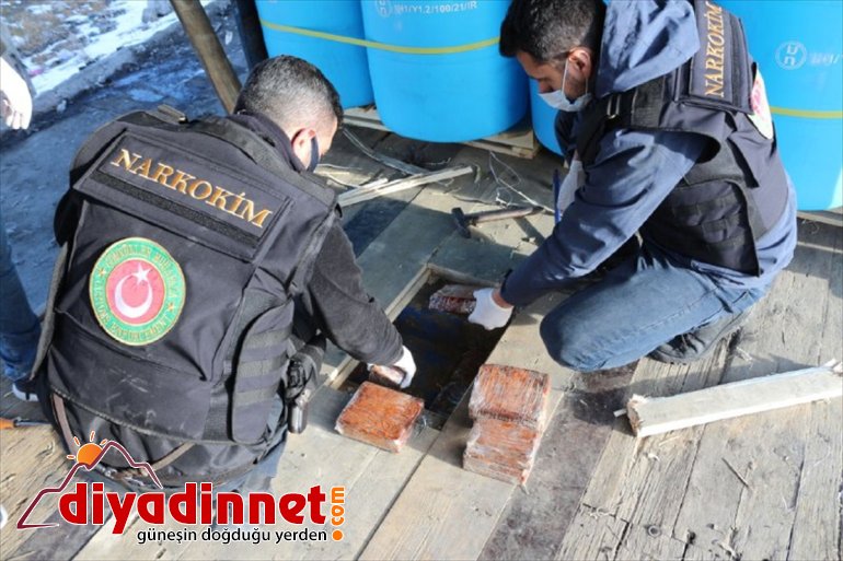 gram 154 kilo AĞRI - Tırın dorse 62 ele eroin geçirildi tabanında 2