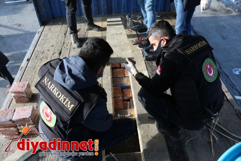 geçirildi eroin AĞRI ele 154 dorse Tırın tabanında kilo 62 - gram 6