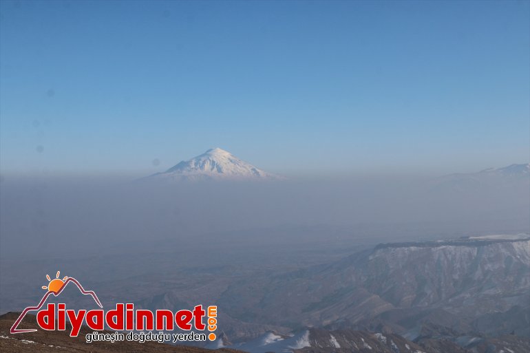Aras ve dağlarının kaplandı sisle Ağrı çevresi 11