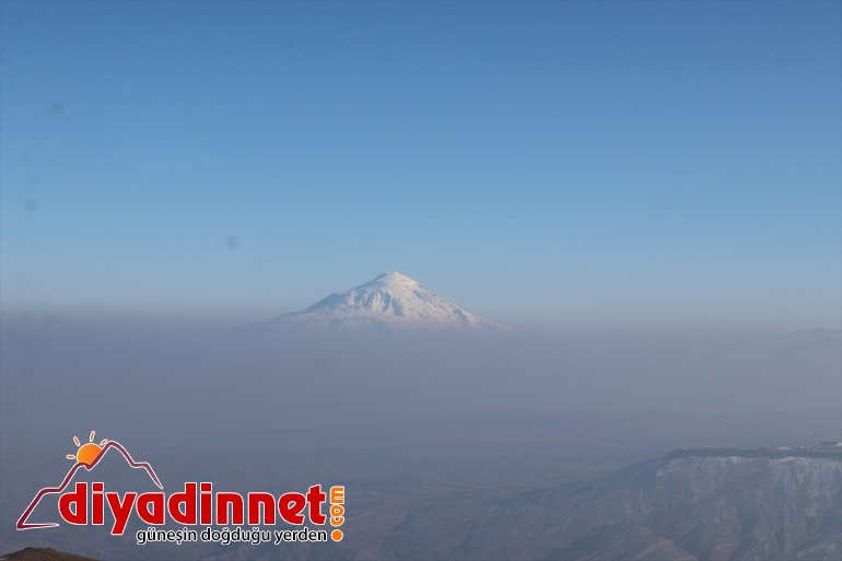 Aras Ağrı sisle kaplandı çevresi dağlarının ve 8