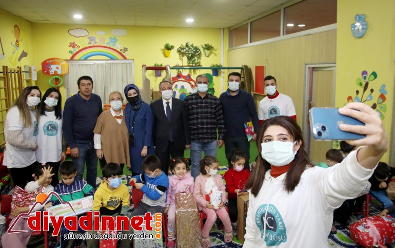 AİÇÜ Rektörü Prof. Dr. Karabulut, anaokulu öğrencileriyle bir araya geldi3