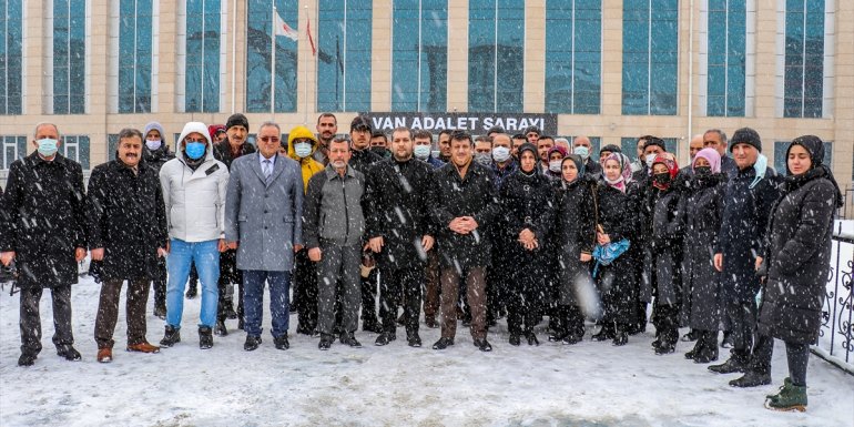 AK Parti teşkilatlarından gazeteci Kabaş ile CHP'li Özkoç ve Erdoğdu hakkında suç duyurusu