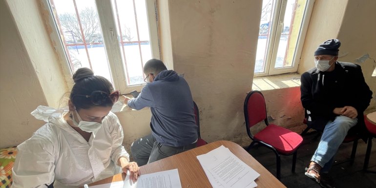 İnternet sorunu sağlık ekiplerinin kırsaldaki aşı mesaisini zorlaştırıyor