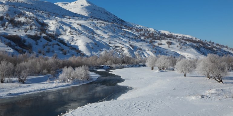 Bingöl'ün Perisu Çayı'nda kış güzelliği yaşanıyor