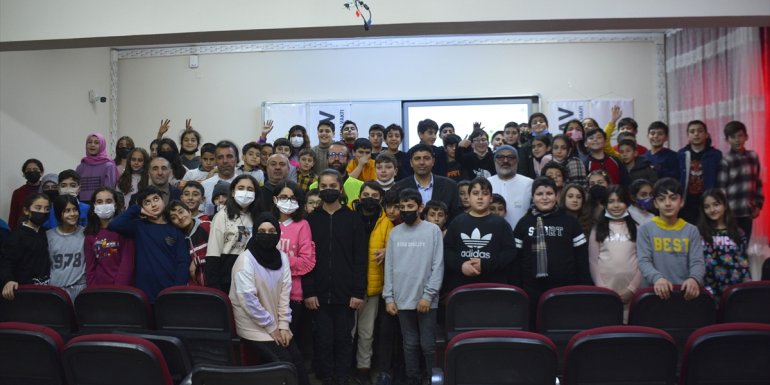 Vangölü Aktivistleri, Tatvan'daki okullarda seminer verdi