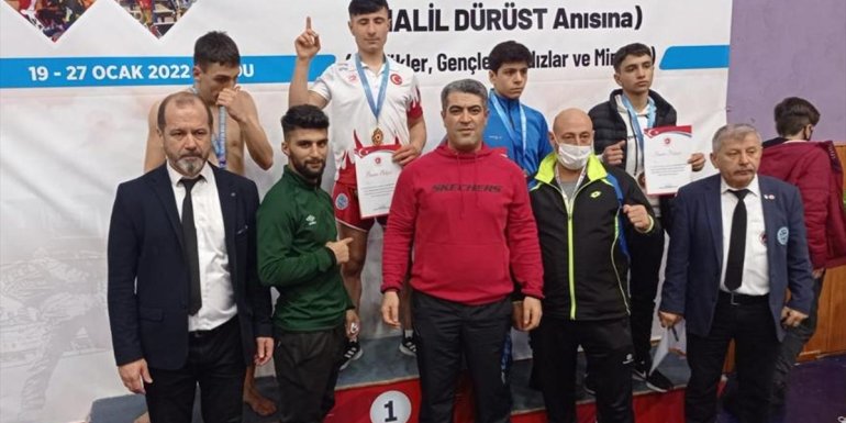 Bitlisli 4 sporcu Türkiye Kick Boks Turnuvası