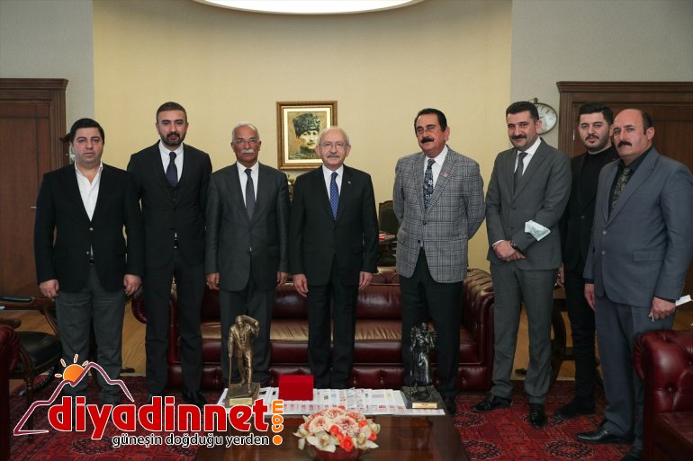 Başkanı Genel Kılıçdaroğlu, Kemal rozet katılanlara taktı yeni CHP partiye 3