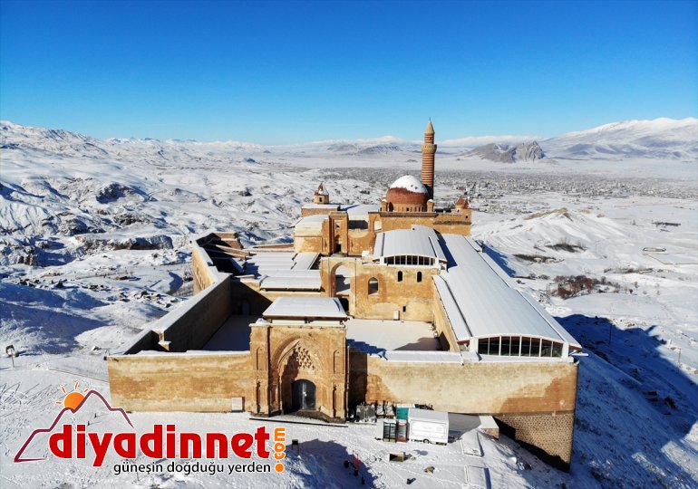 beyaza yeniden büründü İshak Doğubayazıt