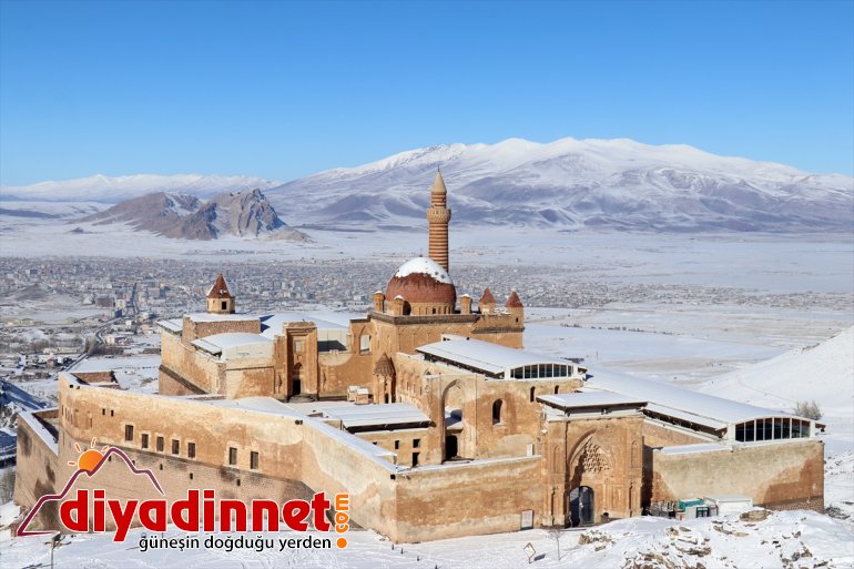 Paşa beyaza yeniden büründü İshak Sarayı Doğubayazıt