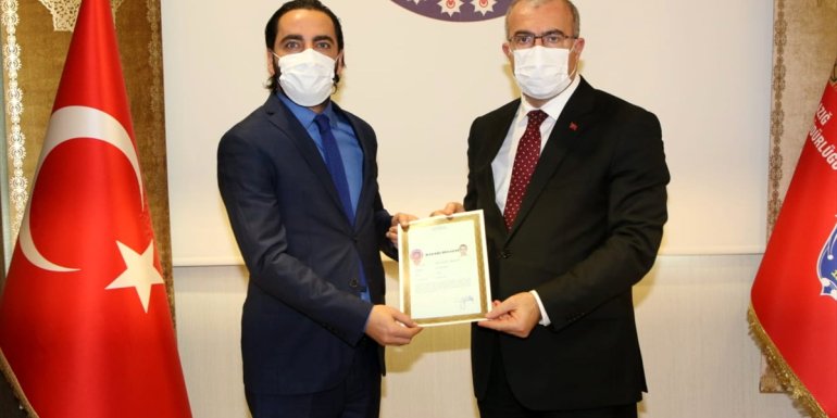 Elazığ'da 18 yıl önce işlenen cinayeti aydınlatan polis ekibine başarı belgesi