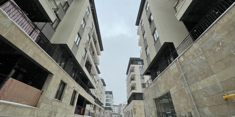 Elazığ'da hak sahibi depremzedeler konut ve iş yerlerine kavuştu