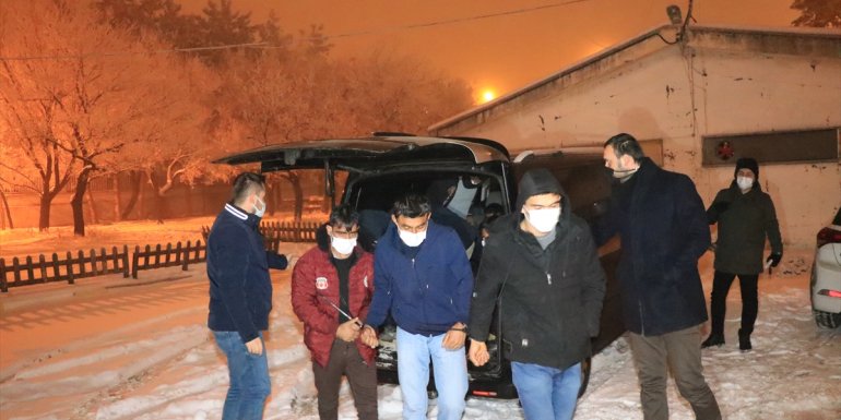 Erzincan'da 17 düzensiz göçmen yakalandı
