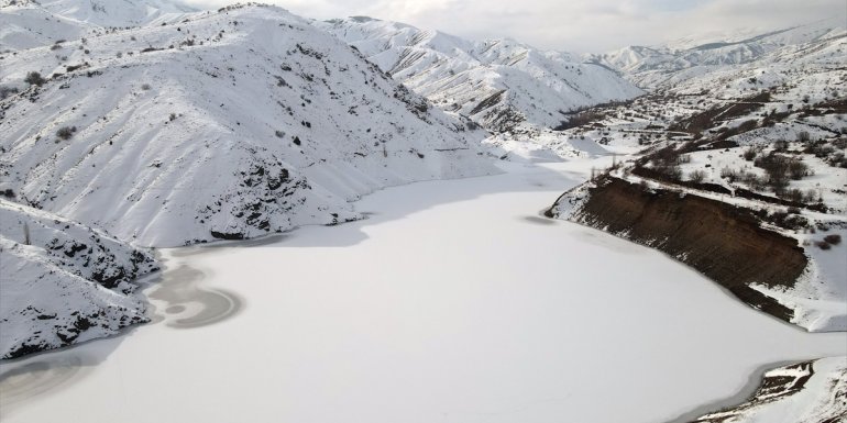 ERZİNCAN - Göyne Sulama Barajı buzla kaplandı1