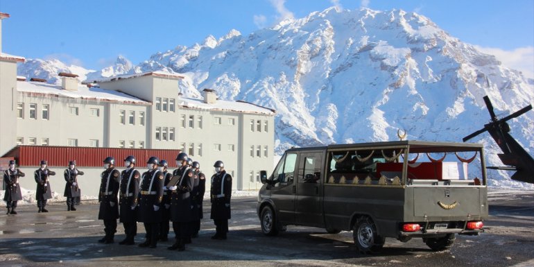 Hakkari'de şehit olan asker için tören düzenlendi