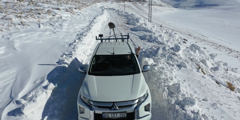 Iğdır'daki arıza ekipleri, kışın kırsalda kesintisiz enerji için yoğun mesaide