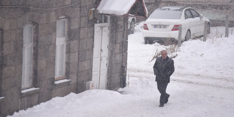 Doğu'da kar yağışı ve soğuk hava etkisini sürdürecek
