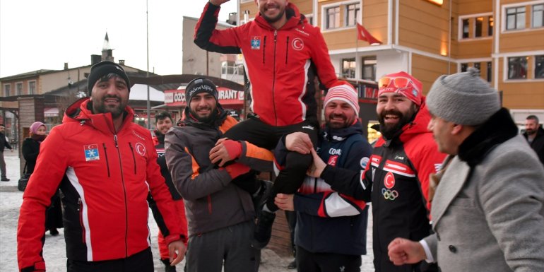 Pekin 2022 bileti alan milli kayakçı Fırat, memleketinde coşkuyla karşılandı