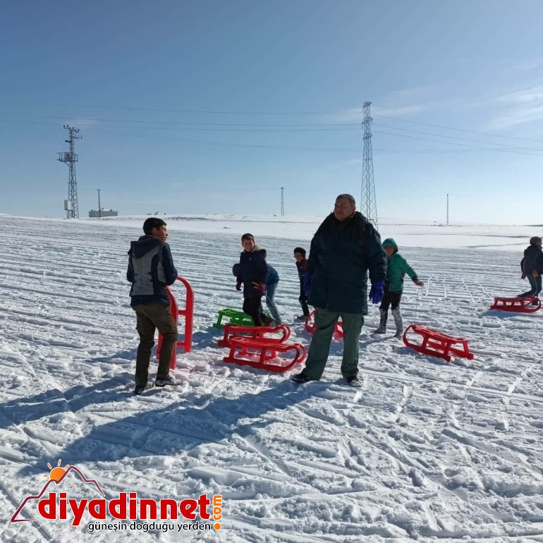 Kaymakam Balcı, çocuklarla karın keyfini çıkardı1