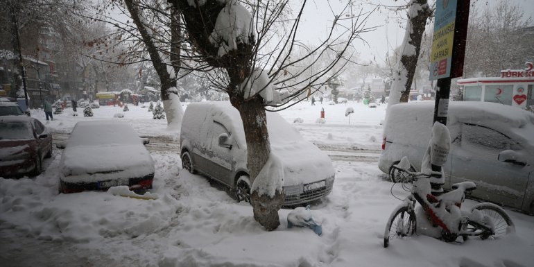 Malatya'da yüksek kesimlerde kar kalınlığı 62 santimetreye ulaştı
