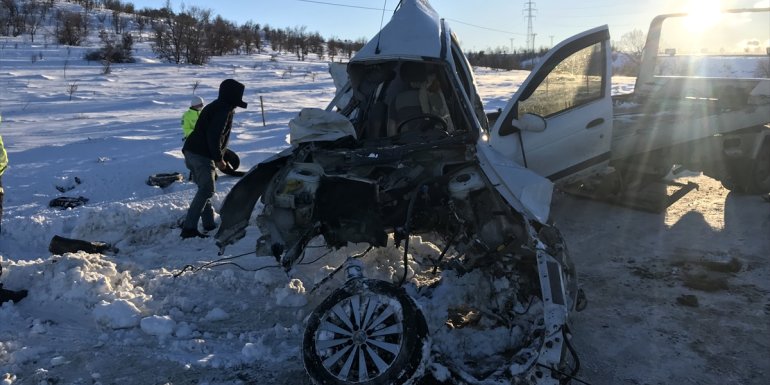 Malatya’da tır ile çarpışan otomobilin sürücüsü yaralandı1